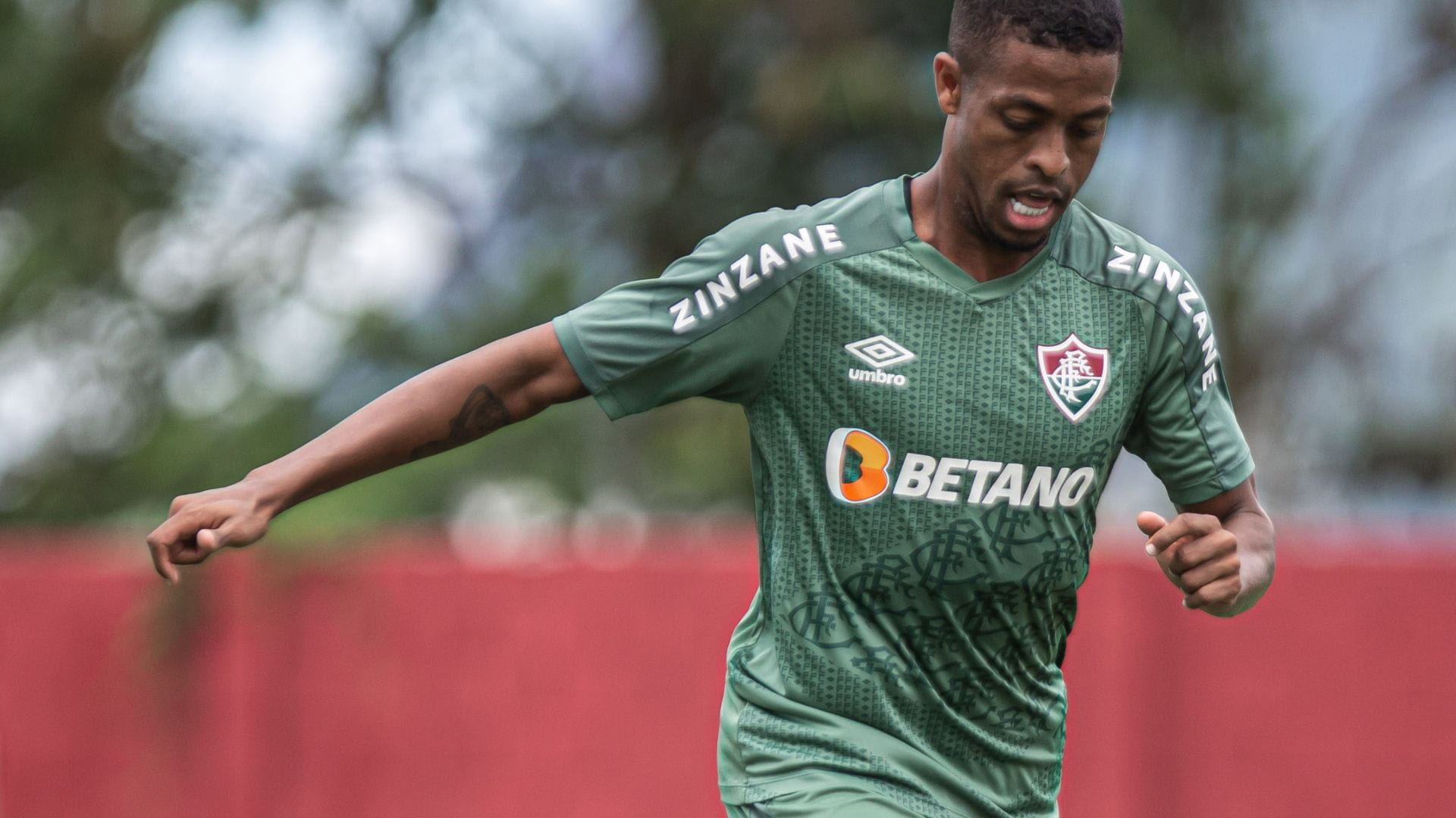 Keno afirma que torcedores do Atlético apoiarão o Fluminense no